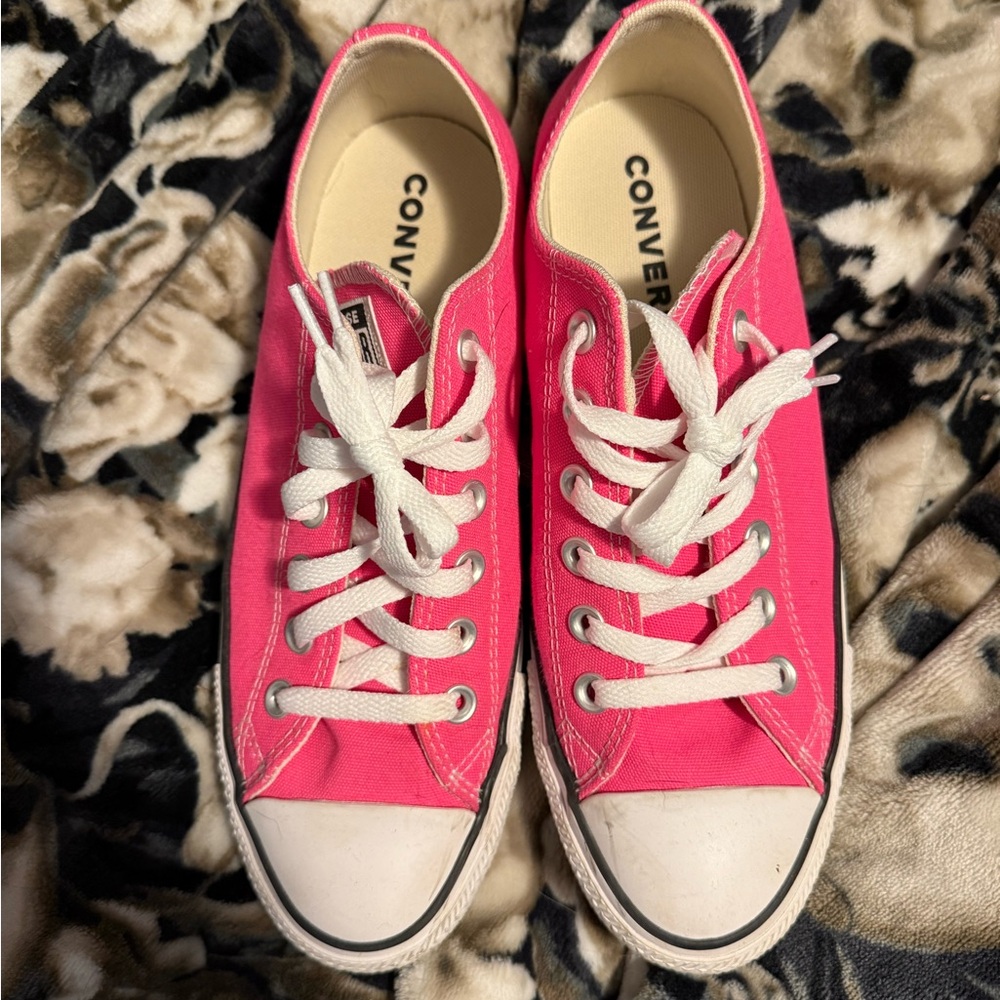 Converse — Chuck Taylor All-Star Low-Tops